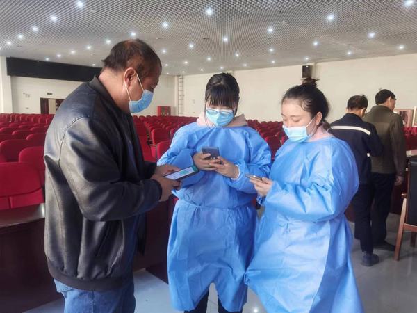 陜煤建設(shè)礦建二公司車(chē)村項(xiàng)目部：抗疫保產(chǎn)姊妹花