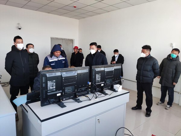 陜西榆橫鐵路有限責(zé)任公司黨委書記、董事長馮斌蒞臨榆陽煤炭物流園區(qū)項目檢查指導(dǎo)工作