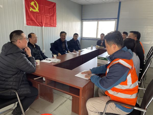 陜煤建設(shè)天工公司新疆第一項(xiàng)目部：召開座談會(huì)，青年員工士氣高