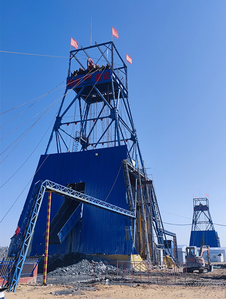 陜煤建設(shè)礦建三公司小保當(dāng)項(xiàng)目部進(jìn)、回風(fēng)立井井筒安全順利到底