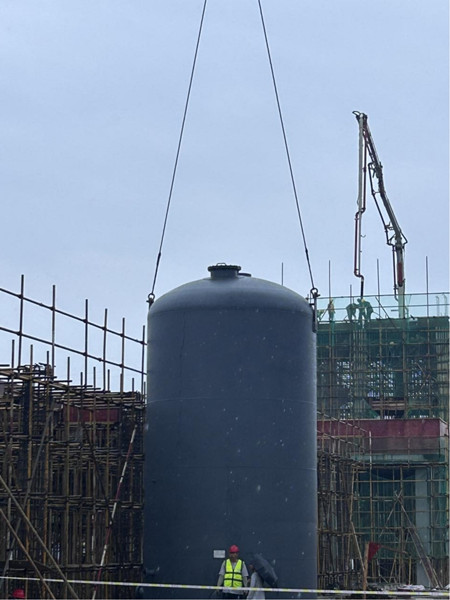 陜煤建設(shè)漢中分公司承建的漢鋼新建中厚板項(xiàng)目首個高效濁水凈化裝置過濾罐吊裝圓滿完成