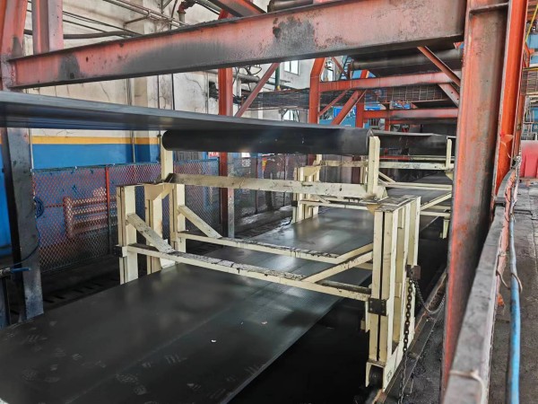 陜煤建設(shè)機電安裝公司：提前1天完成紅柳林礦主井膠帶機帶面更換工程