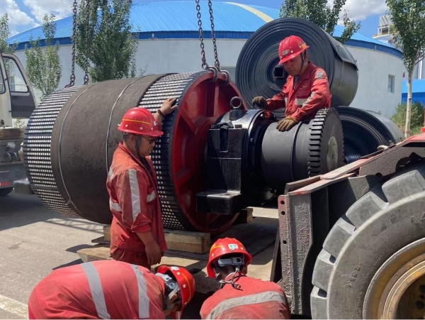 陜煤建設(shè)機電安裝公司曹家灘項目部秋高氣爽施工忙