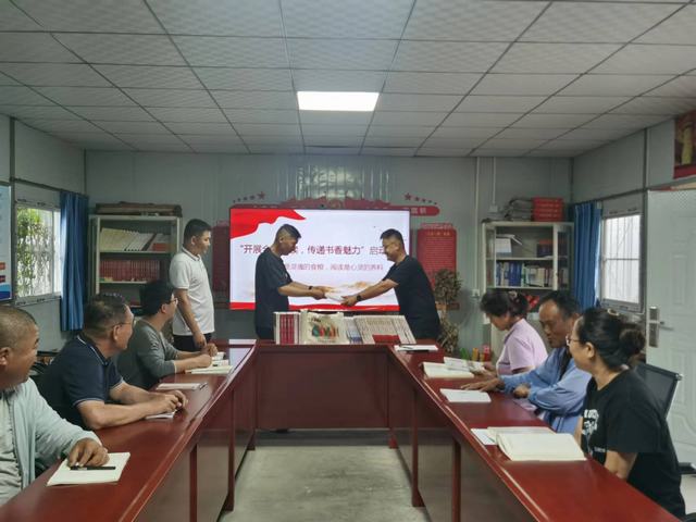 陜煤建設(shè)韓城分公司土建十二項(xiàng)目部：“四色閱讀”點(diǎn)亮讀書燈，讓生活溢滿書香