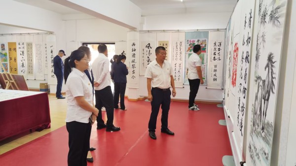  陜煤建設(shè)機(jī)電安裝公司參觀廉政作品展