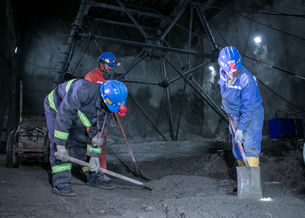 陜煤建設(shè)礦建三公司：“菜單式”交接班，讓安全管理“無(wú)縫銜接”