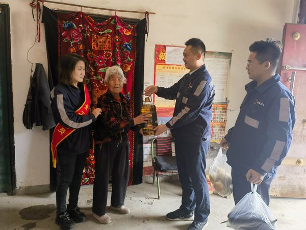 陜煤建設(shè)洗選煤運營公司神渭蒲城運營項目部 愛滿重陽節(jié) 孝老暖人心