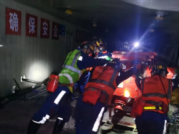 陜煤建設(shè)機(jī)電安裝公司檸條塔項(xiàng)目部：盡責(zé)擔(dān)當(dāng)作為 綻放檢修風(fēng)采