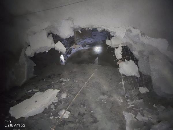 陜煤建設礦建二公司王峰項目部+25m水平南翼膠帶運輸大巷（I）段與永久避難硐室實現(xiàn)精準貫通