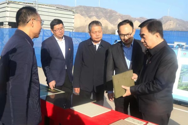 韓城市委書記亢振峰一行蒞臨韓城煤矸石項目調(diào)研指導工作