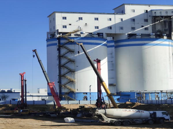 陜煤建設(shè)渭南分公司承建的小保當(dāng)選煤廠技改項目2號末煤倉、原煤倉樁基工程順利完成