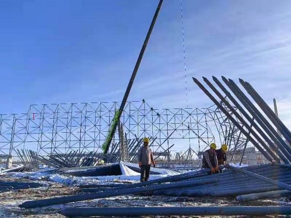 陜煤建設天工公司新疆第一項目部部：冬季施工夯基礎 爭分奪秒漲熱情