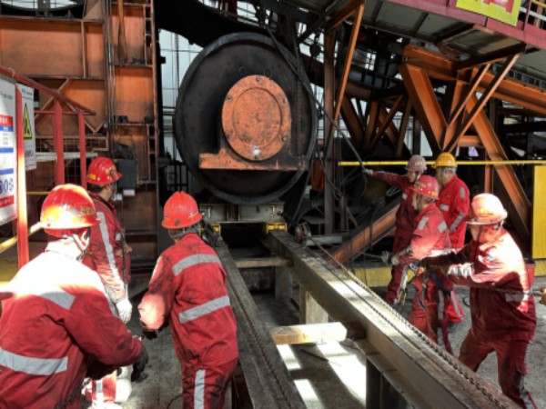 陜煤建設(shè)機電安裝公司曹家灘項目部提前9小時完成緊急搶修任務(wù)