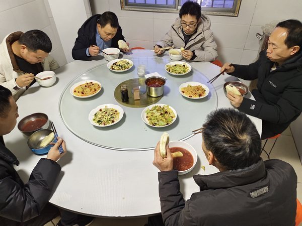 陜煤建設(shè)路橋分公司：心系職工辦實(shí)事，暖心舉措惠職工