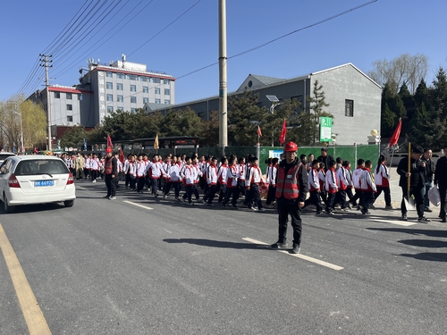 陜煤建設(shè)榆林公司第一項(xiàng)目部：開啟“守護(hù)模式”為學(xué)子們安全保駕護(hù)航 踐行國(guó)企社會(huì)擔(dān)當(dāng)