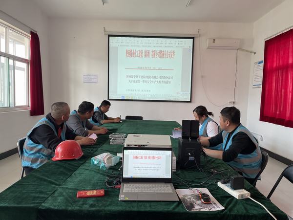 陜煤建設(shè)渭南分公司第十五項(xiàng)目部實(shí)干奏響“春耕曲” 按下大干“快進(jìn)鍵”