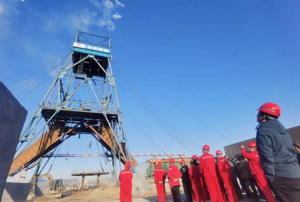 陜煤建設(shè)礦建二公司第六項(xiàng)目部今日動(dòng)土開(kāi)挖