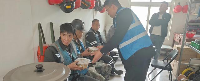 陜煤建設(shè)韓城分公司安裝第四項目部：一碗熱乎飯，情暖眾人心