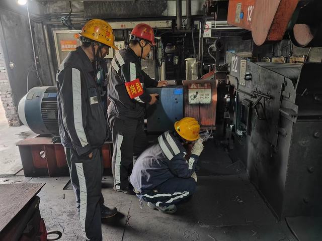 陜煤建設(shè)洗選煤運(yùn)營(yíng)公司澄合山陽(yáng)運(yùn)營(yíng)項(xiàng)目部：“五一”假期“不打烊”，致敬一線“孤勇者”