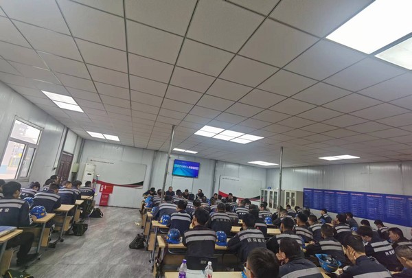 陜煤建設(shè)洗選煤運(yùn)營(yíng)公司紅柳林洗煤廠項(xiàng)目部： 環(huán)環(huán)相扣  弘美德  揚(yáng)風(fēng)尚  守錢(qián)袋