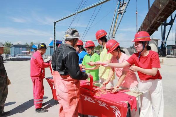 陜煤建設(shè)礦建二公司：工會(huì)服務(wù)無大小，一舉一動(dòng)暖人心