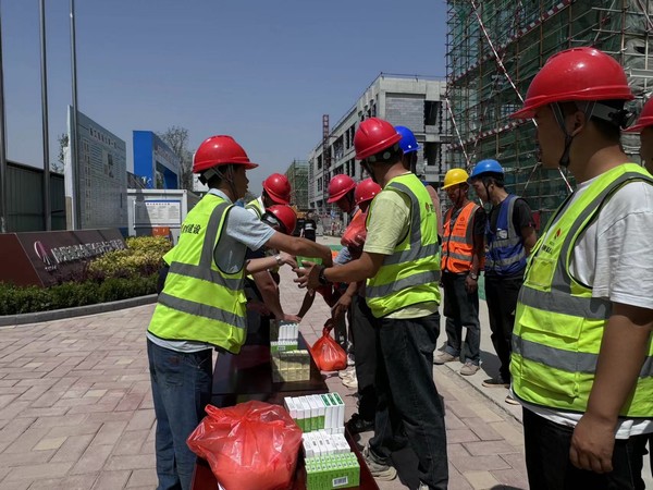 陜煤建設銅煤公司十五項目部：戰(zhàn)高溫、不服“暑”掀起大干熱潮