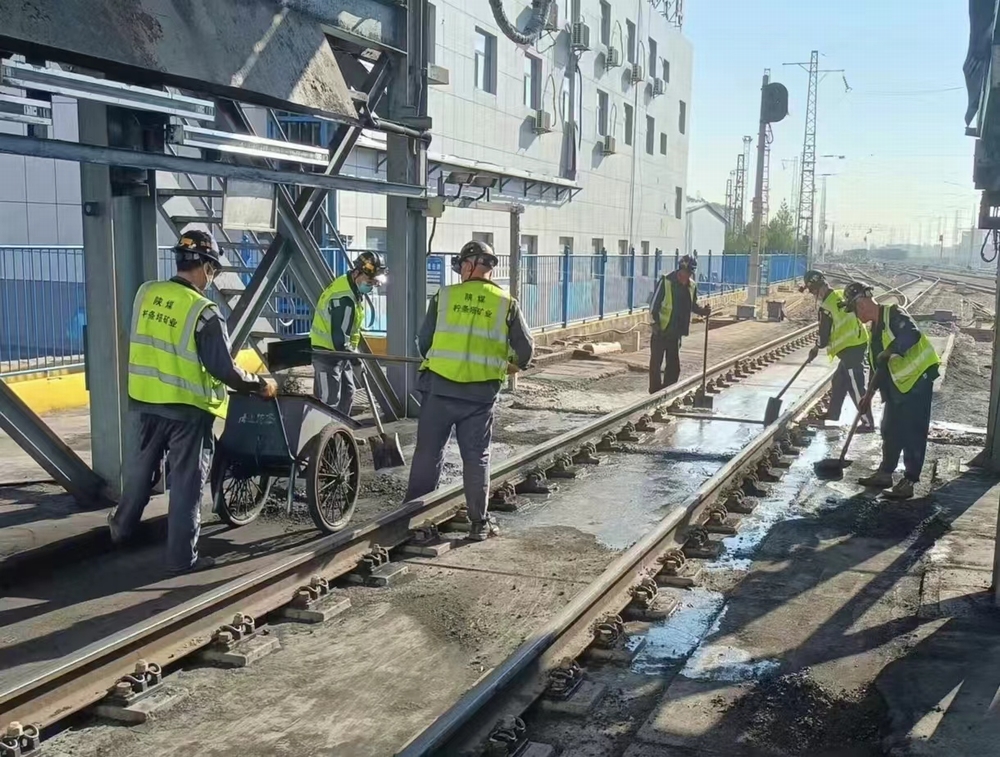 陜煤建設(shè)洗選煤運(yùn)營(yíng)公司檸條塔運(yùn)營(yíng)項(xiàng)目部： 他們，用汗水刻下堅(jiān)守！