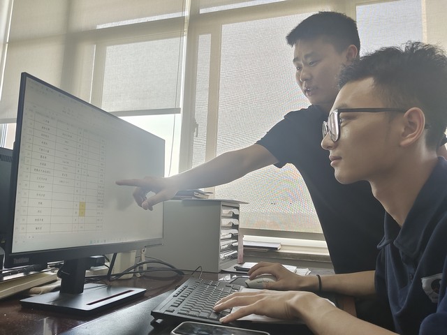 陜煤建設洗選煤運營公司神渭蒲城運營項目部：當“師帶徒”遇上“教師節(jié)”  師父，我想對您說