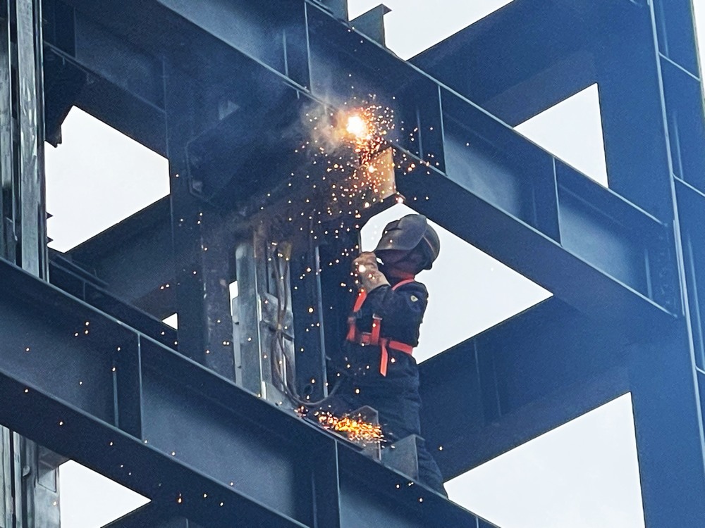 中秋堅守，詮釋別樣“團(tuán)圓”