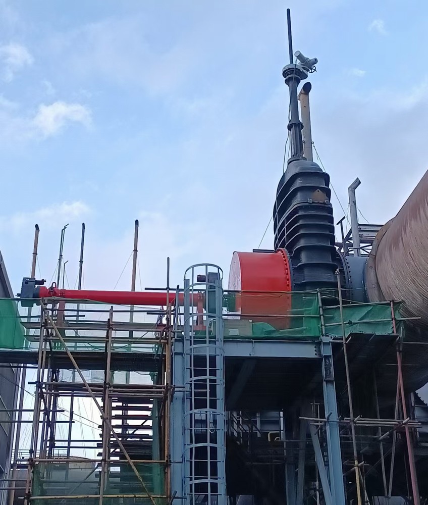 全力以赴！八小時(shí)圓滿(mǎn)完成煤氣管道DN2400帶壓開(kāi)孔作業(yè)