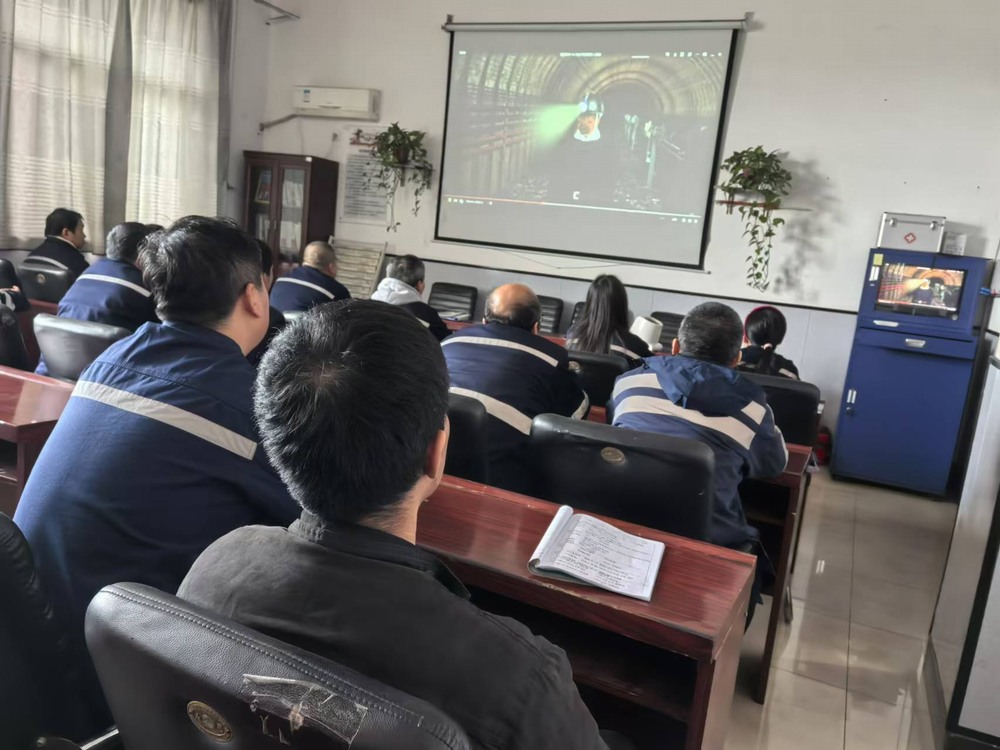 陜煤建設(shè)洗選煤運(yùn)營公司澄合山陽運(yùn)營項(xiàng)目部：以安全“預(yù)警”?！绊槙场辫T“防線”