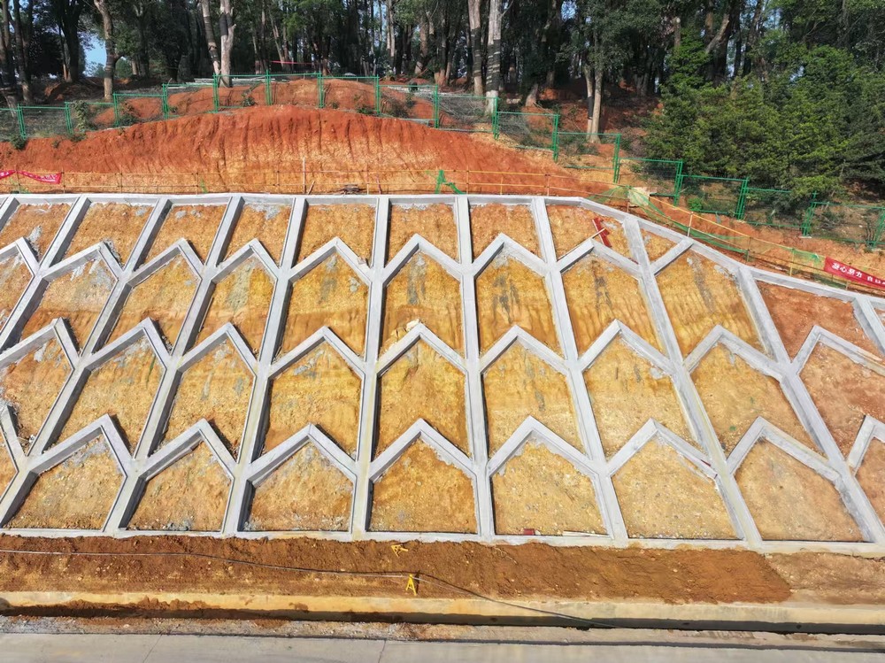 陜煤建設(shè)西北分公司：攻堅克難啃“骨頭”、邊坡治理顯成效