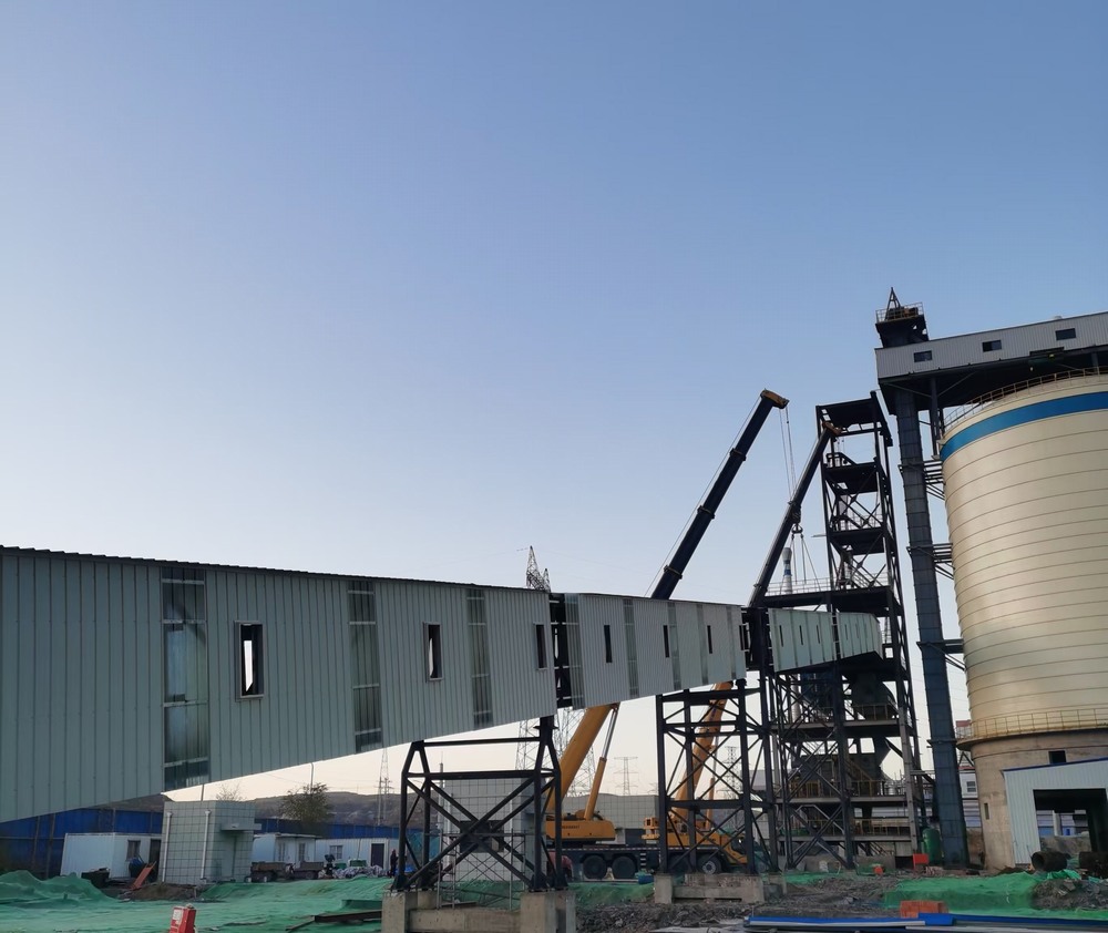 陜煤建設(shè)天工公司土建第二十五項(xiàng)目部：細(xì)化“人、材、機(jī)”管理，助力棧橋順利吊裝