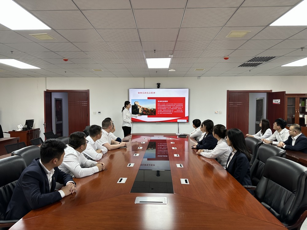 陜煤建設(shè)洗選煤運(yùn)營公司開展“弘揚(yáng)憲法精神，維護(hù)憲法權(quán)威”國家憲法日主題宣傳活動(dòng)