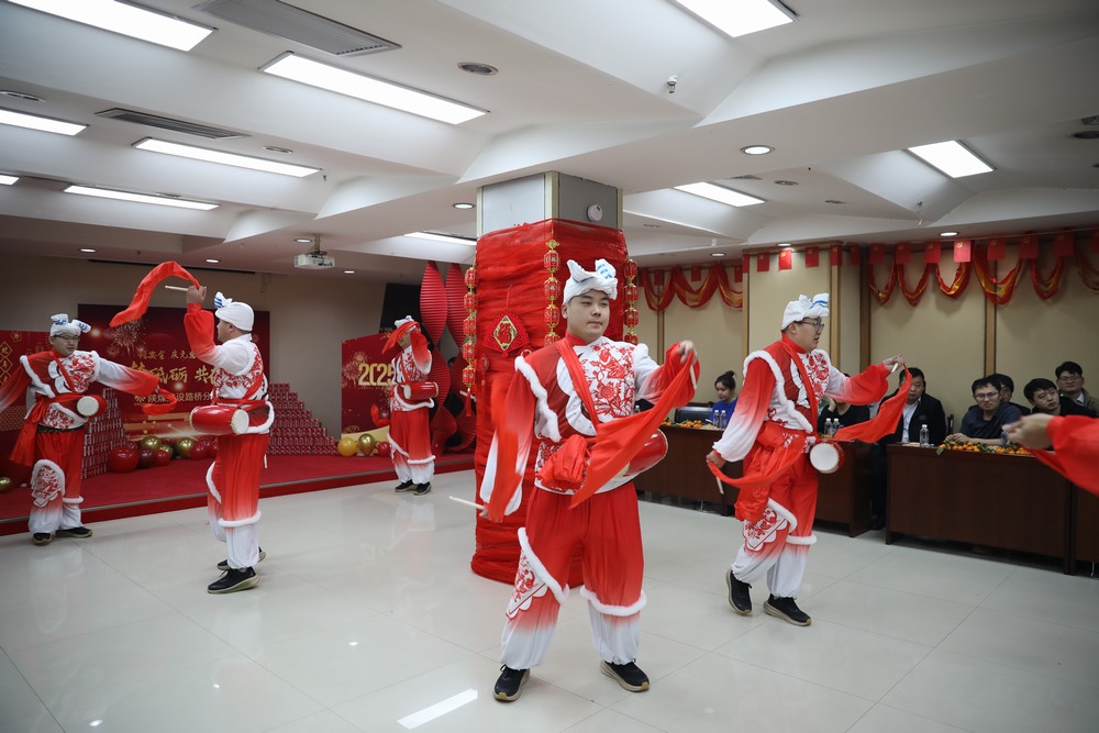 陜煤建設(shè)路橋分公司開展“話安全、慶元旦、迎新春”游藝聯(lián)歡會