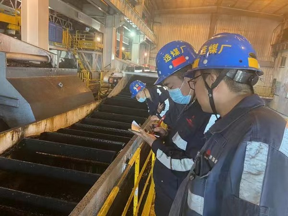 陜煤建設(shè)洗選煤運(yùn)營公司紅柳林洗煤廠項(xiàng)目部：三管齊下 扎實(shí)做好年終歲尾安全生產(chǎn)