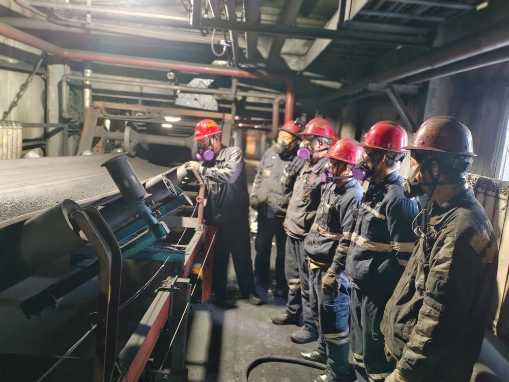 陜煤建設(shè)洗選煤運(yùn)營(yíng)公司澄合山陽(yáng)運(yùn)營(yíng)項(xiàng)目部：擰緊班組“安全閥”，奏響生產(chǎn)“交響曲”