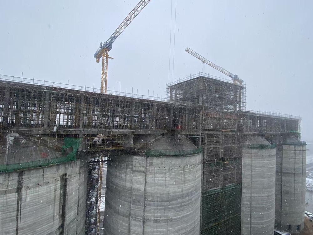 陜煤建設(shè)第二直屬項(xiàng)目部：43.8米高空鏖戰(zhàn)，攻克原煤倉(cāng)施工“硬骨頭”