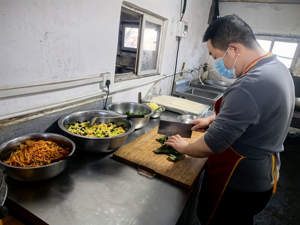 陜煤建設(shè)洗選煤運(yùn)營(yíng)公司第二項(xiàng)目部：“食、浴、居”三管齊下  提升員工幸福感