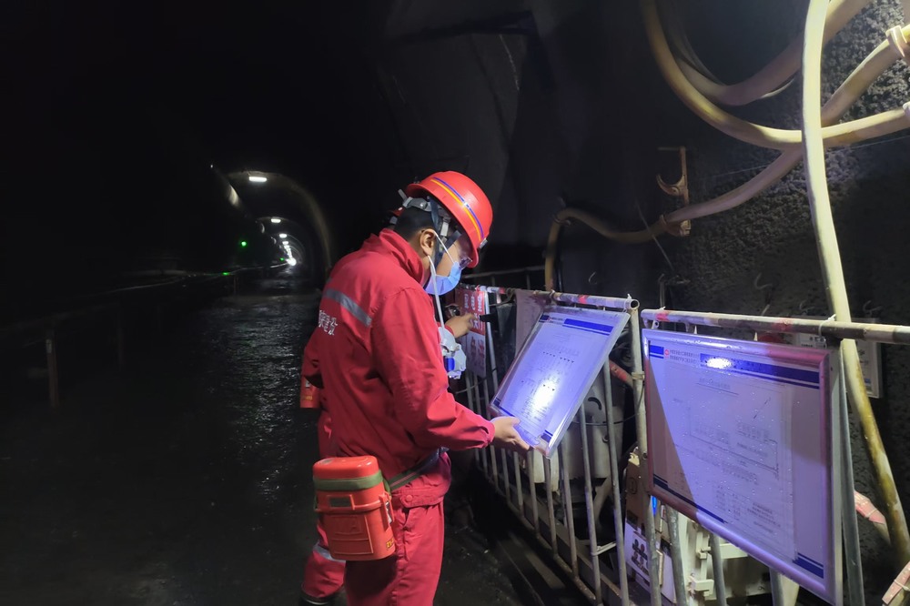 陜煤建設(shè)礦建二公司王峰項目雙巷道施工實現(xiàn)質(zhì)量進度雙突破