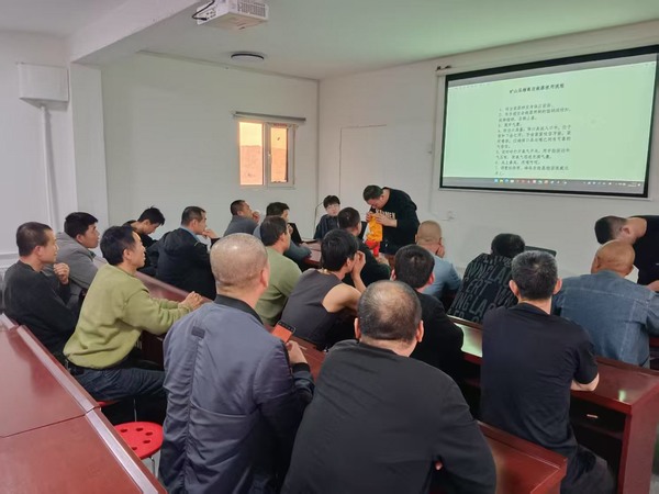 陜煤建設(shè)煤礦運(yùn)營(yíng)服務(wù)分公司：“五一”堅(jiān)守不停學(xué) 安全培訓(xùn)不打烊