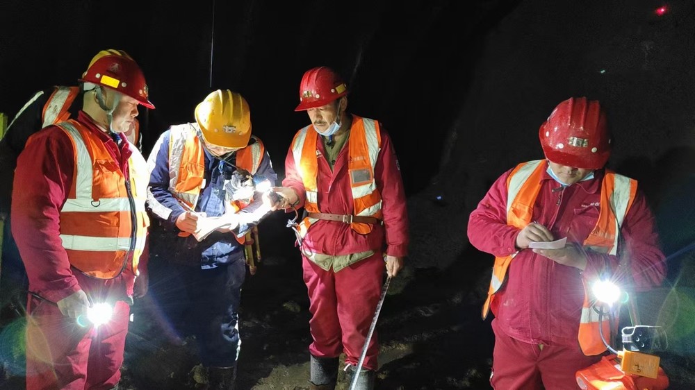 陜煤建設(shè)礦建三公司：請(qǐng)收看！“五一”勞動(dòng)特寫(xiě)