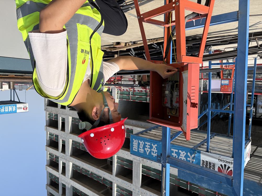 陜煤建設(shè)天工公司的 520 硬核告白：安全帽作玫瑰，卷尺圖紙寫(xiě)情詩(shī)