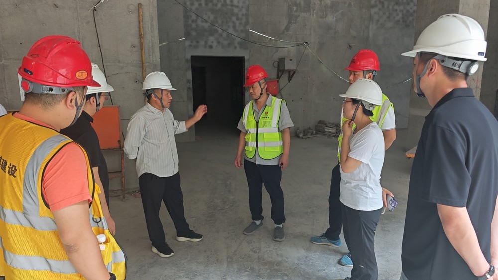 陜煤建設銅煤公司：保險公司專家深入施工現(xiàn)場開展安全檢查與培訓