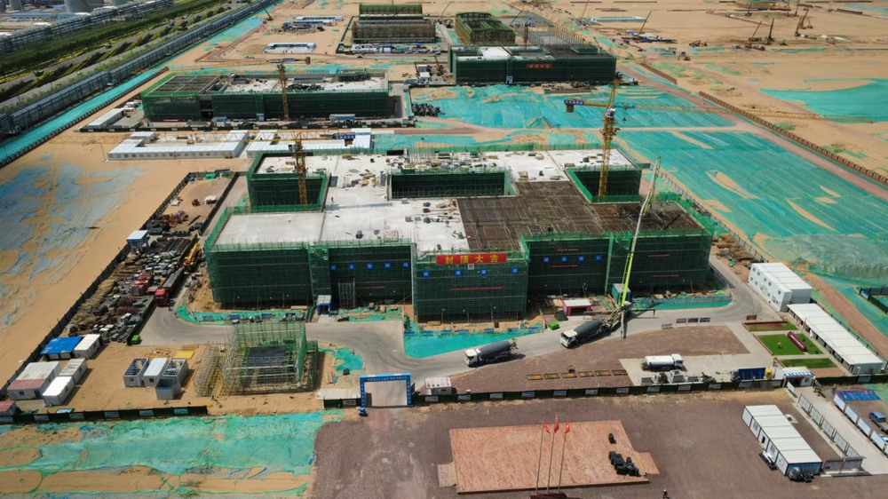 陜煤建設(shè)天工公司：榆林化學(xué)二期小廠前區(qū)項目提前封頂