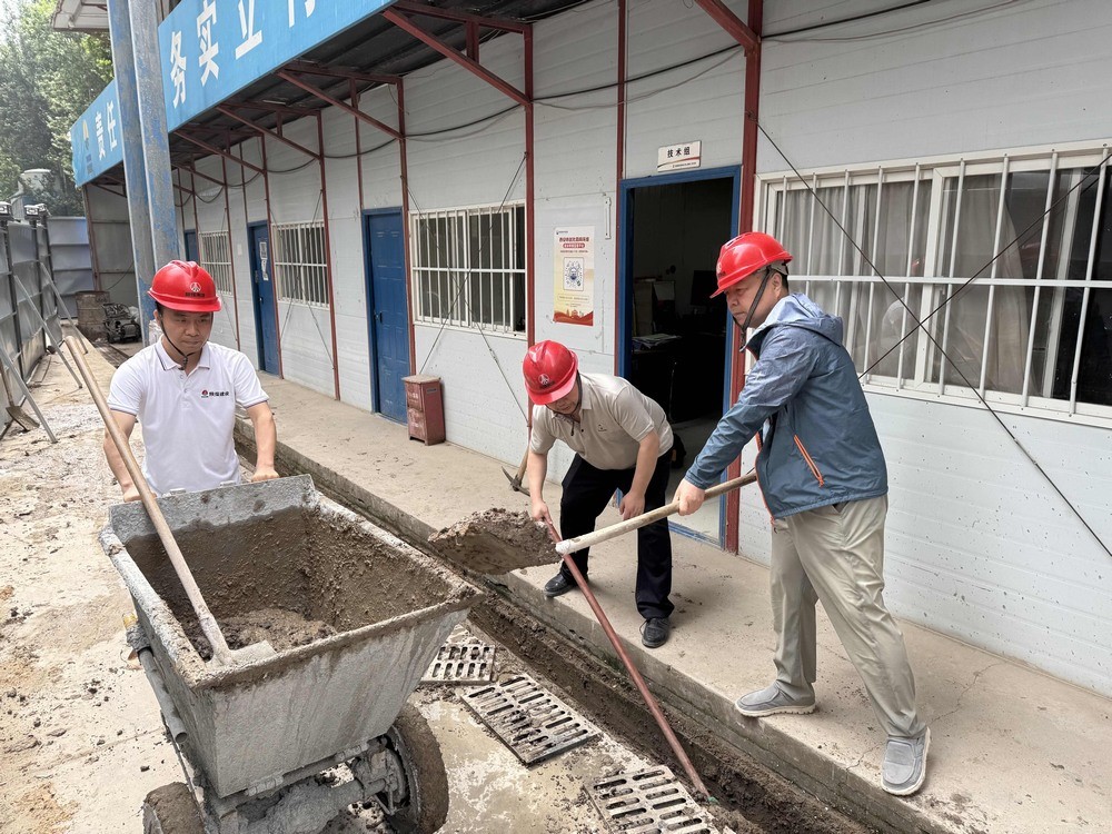 陜煤建設韓城分公司土建二項目部：黨團攜手，筑牢雨季安全防線
