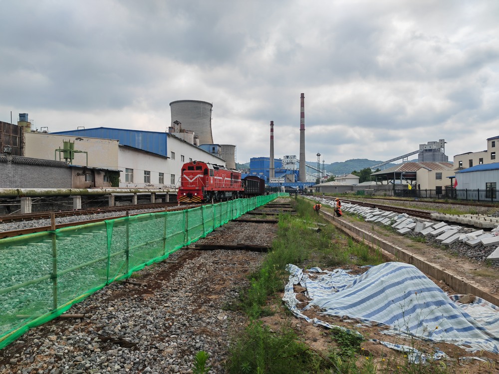 陜煤建設路橋分公司黃陵項目部迎雨季、戰(zhàn)酷暑、攻堅沖刺保工期