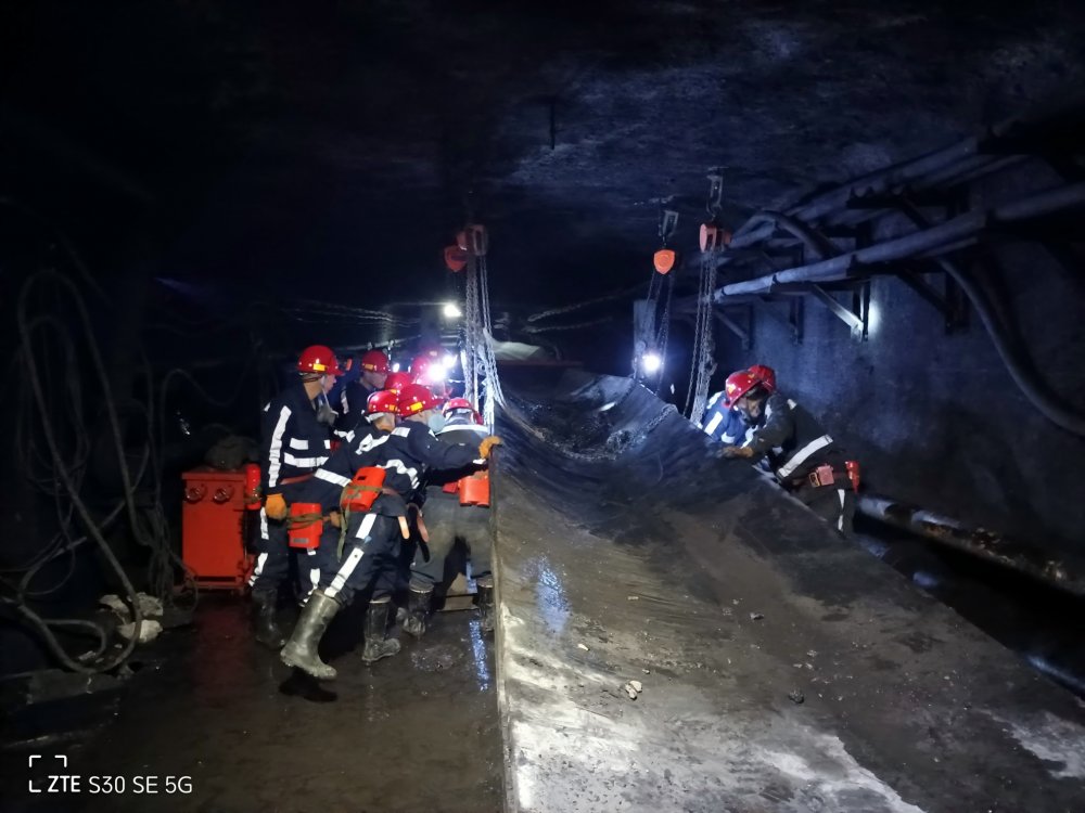 班班聯(lián)動、環(huán)環(huán)相扣！陜煤建設(shè)韓城分公司張家峁項目部“雙一流”班組打造安全生產(chǎn)“動態(tài)防護(hù)鏈”