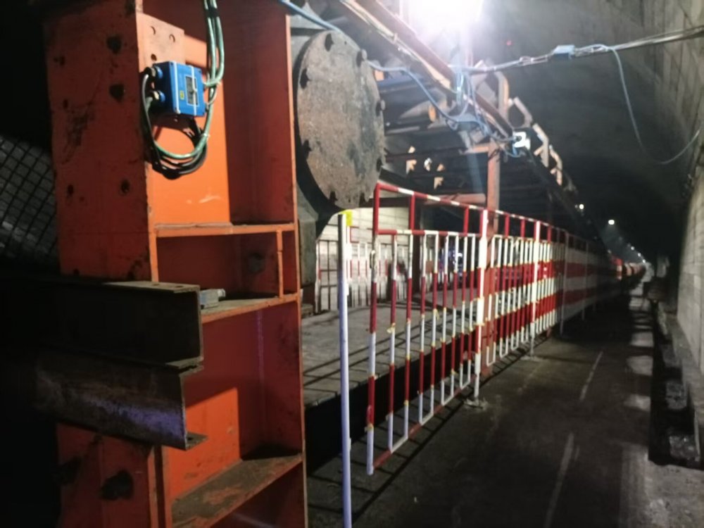 秋實(shí)映礦建！陜煤建設(shè)韓城分公司安裝第四項(xiàng)目部 施工的大佛寺礦4煤西部膠帶大巷二部帶式輸送機(jī)延伸設(shè)備安裝工程圓滿通過竣工預(yù)驗(yàn)收