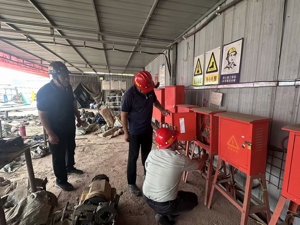 安全生產(chǎn)不放假，應(yīng)急值守不“打烊”—陜煤建設(shè)礦建二公司開展“雙節(jié)”期間安全生產(chǎn)大排查